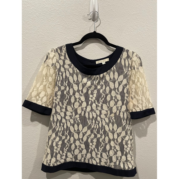 Anthropologie Tops - COMME TOI Beige Navy Blue Bows Short Sleeve Blouse
